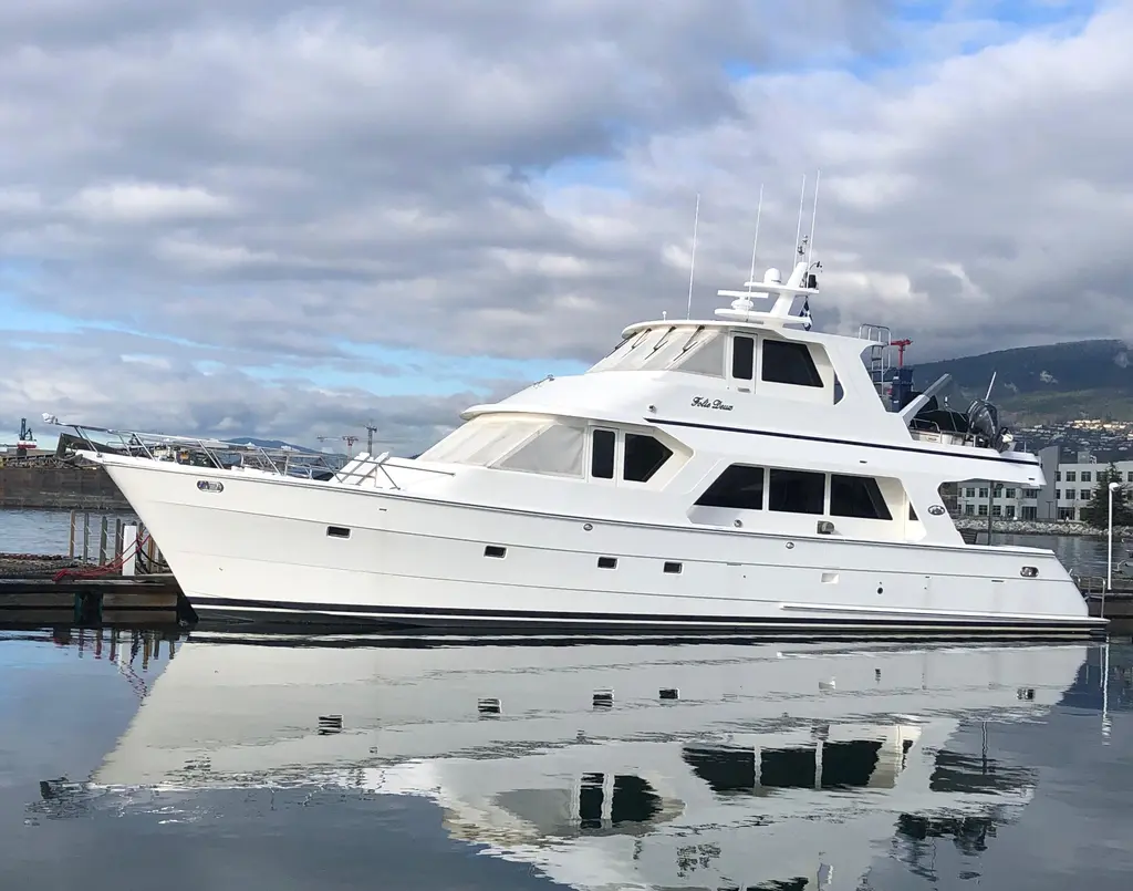 Folie Deux 2005 President 680 Skylounge Yacht For Sale in North Vancouver BC Folie Deux 2005 President 680 Skylounge Yacht For Sale in North Vancouver BC