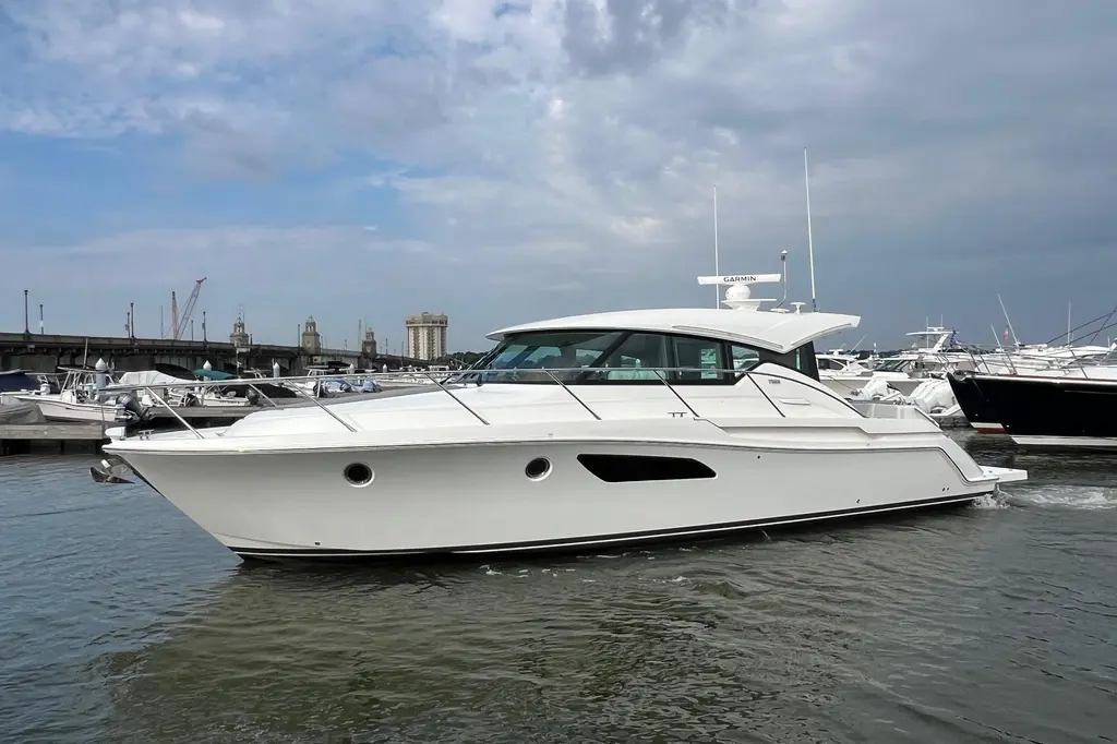 Salty Suite 2023 Tiara Yachts C44 Coupe Yacht For Sale in Charleston SC Salty Suite 2023 Tiara Yachts C44 Coupe Yacht For Sale in Charleston SC