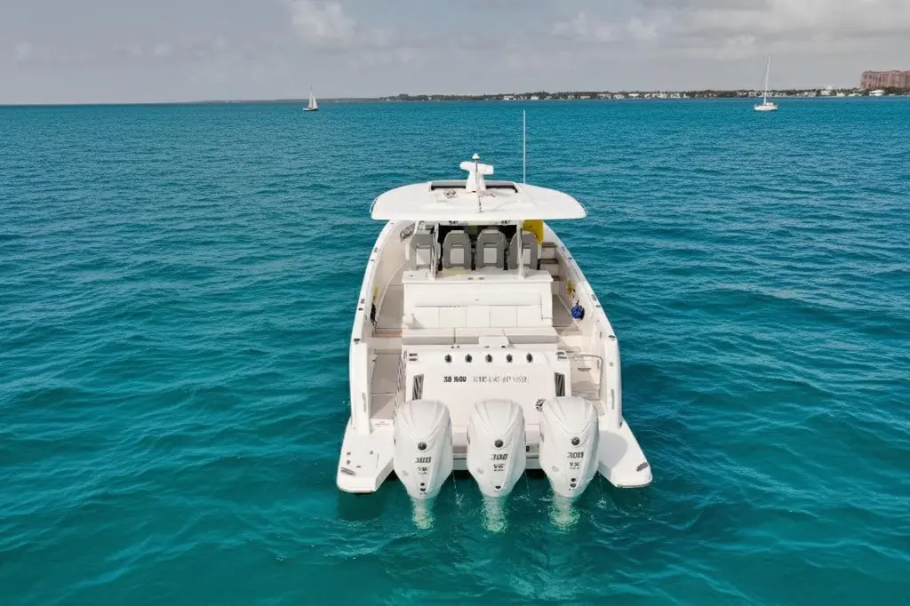 2023 Regal 38 SAV Yacht For Sale in Miami FL 2023 Regal 38 SAV Yacht For Sale in Miami FL