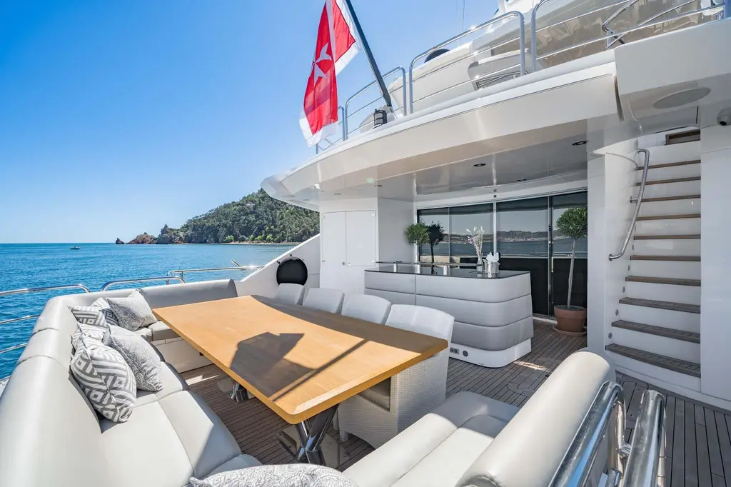 LADY VOLANTIS 2014 Sunseeker 115 Sport Yacht Yacht For Sale in Antibes LADY VOLANTIS 2014 Sunseeker 115 Sport Yacht Yacht For Sale in Antibes
