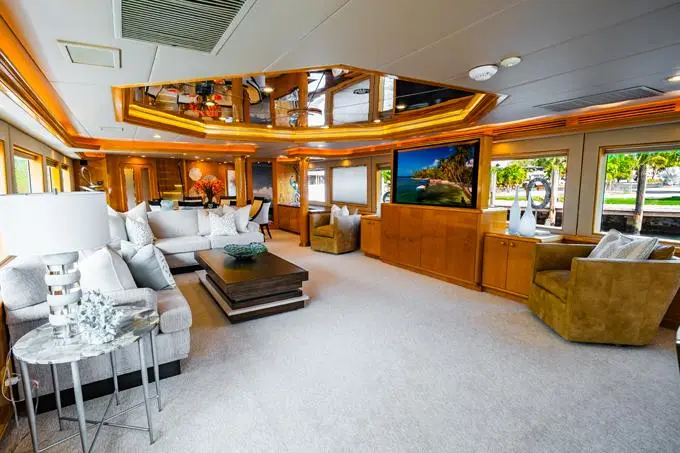 LONE STAR 1995 Hatteras 130 Motor Yacht Yacht For Sale in Fort Lauderdale FL