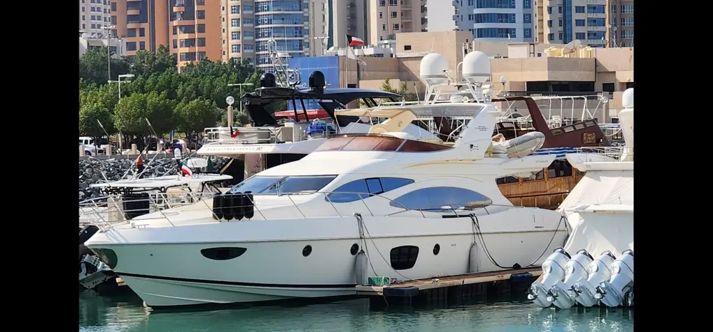 2006 azimut 68e kuwait city for sale
