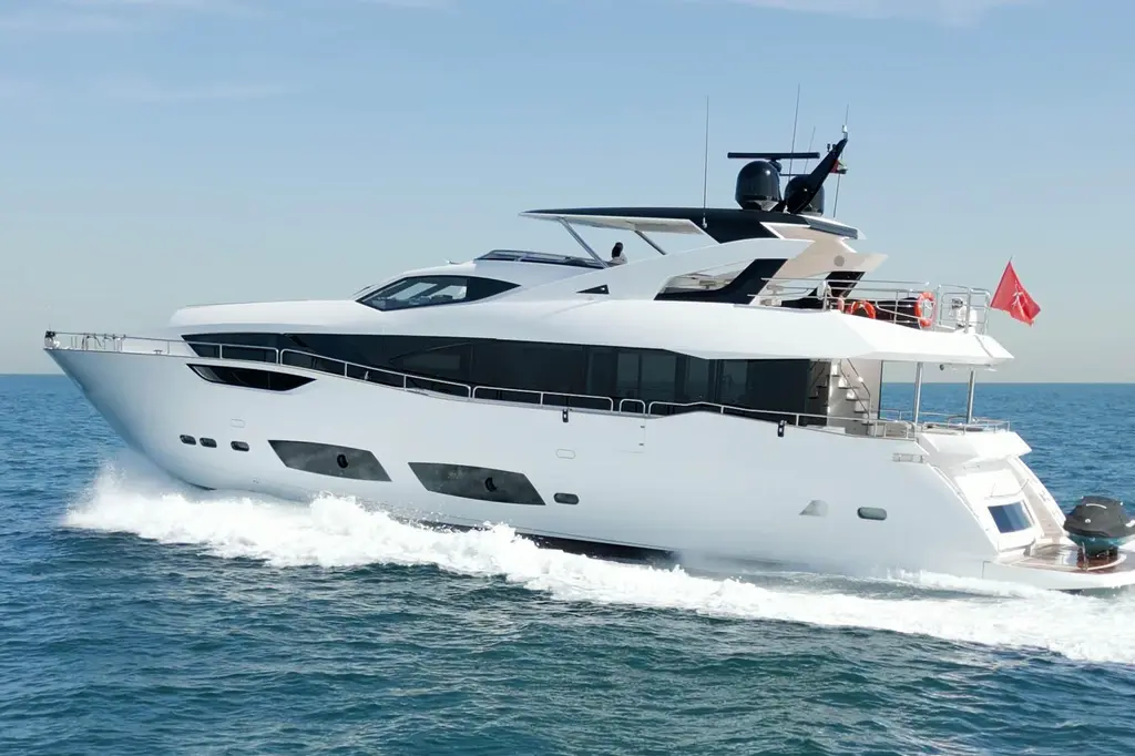 2018 sunseeker 95 yacht dubai for sale