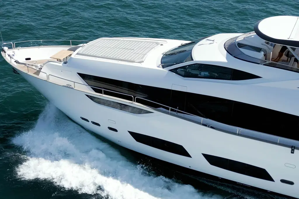  2018 Sunseeker 95 Yacht Yacht For Sale in Dubai 