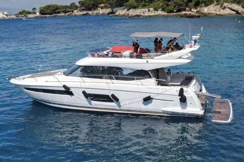 2015 Prestige 550 Yacht For Sale in Monaco 2015 Prestige 550 Yacht For Sale in Monaco