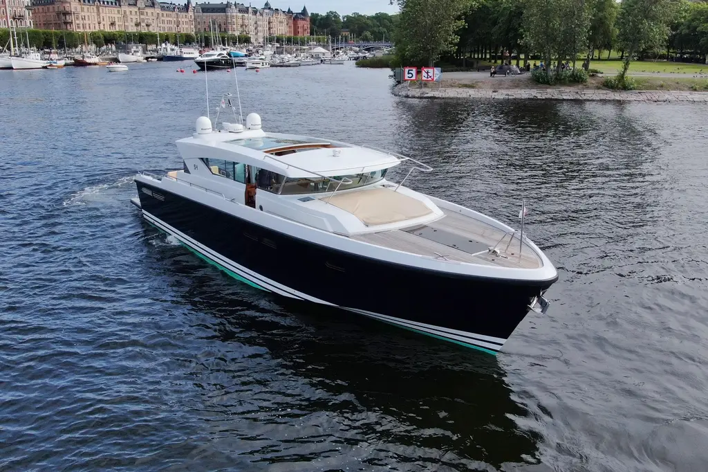 2011 Delta Powerboats 54 Carbon IPS Yacht For Sale in Stockholm 2011 Delta Powerboats 54 Carbon IPS Yacht For Sale in Stockholm