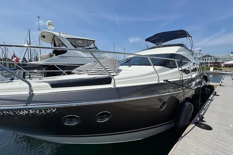 2012 Marquis 500 Sport Bridge Yacht For Sale in Port Credit ON 2012 Marquis 500 Sport Bridge Yacht For Sale in Port Credit ON