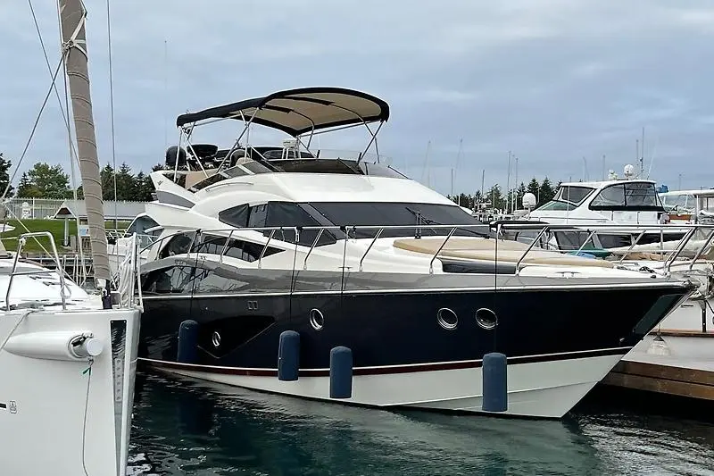 2012 Marquis 500 Sport Bridge Yacht For Sale in Port Credit ON 2012 Marquis 500 Sport Bridge Yacht For Sale in Port Credit ON