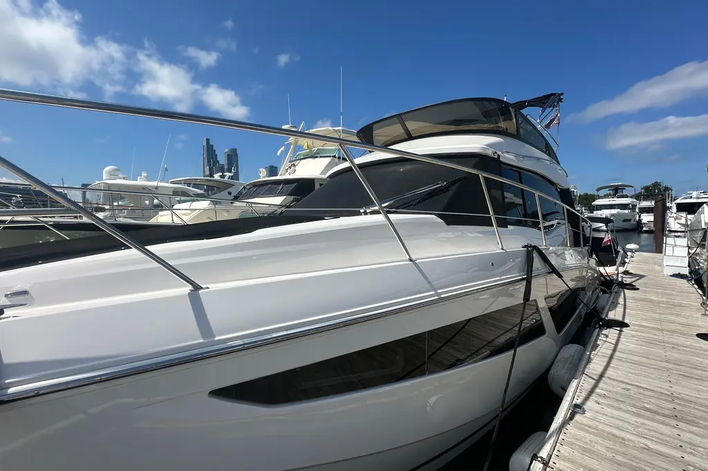 2019 Regal 42 Fly Yacht For Sale in Chicago IL 2019 Regal 42 Fly Yacht For Sale in Chicago IL