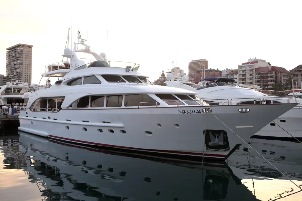 ANYPA 2004 Benetti Tradition 100 Yacht For Sale in Alicante ES-A ANYPA 2004 Benetti Tradition 100 Yacht For Sale in Alicante ES-A