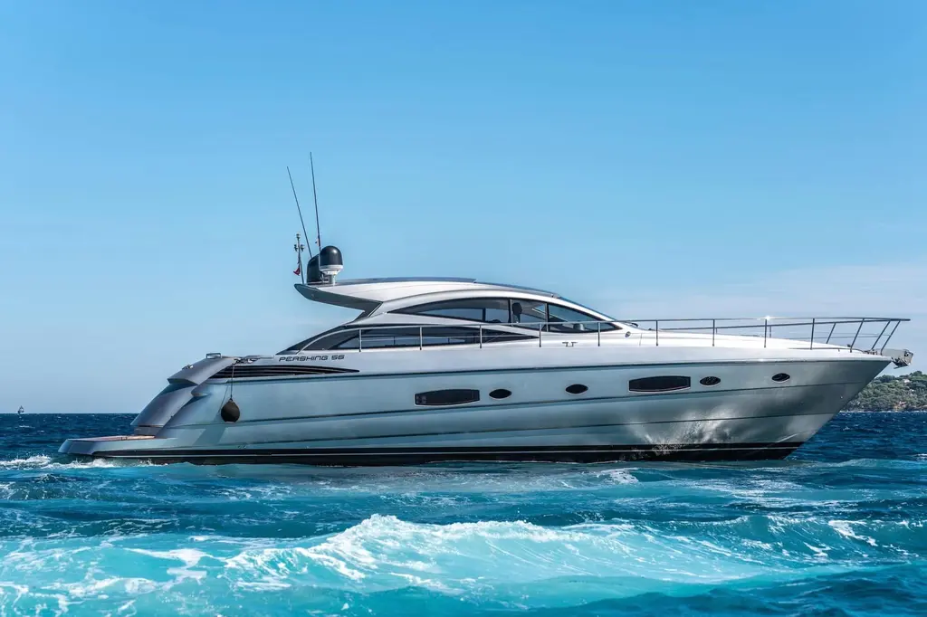 2006 Pershing 56 Yacht For Sale in Saint-Tropez 83 2006 Pershing 56 Yacht For Sale in Saint-Tropez 83