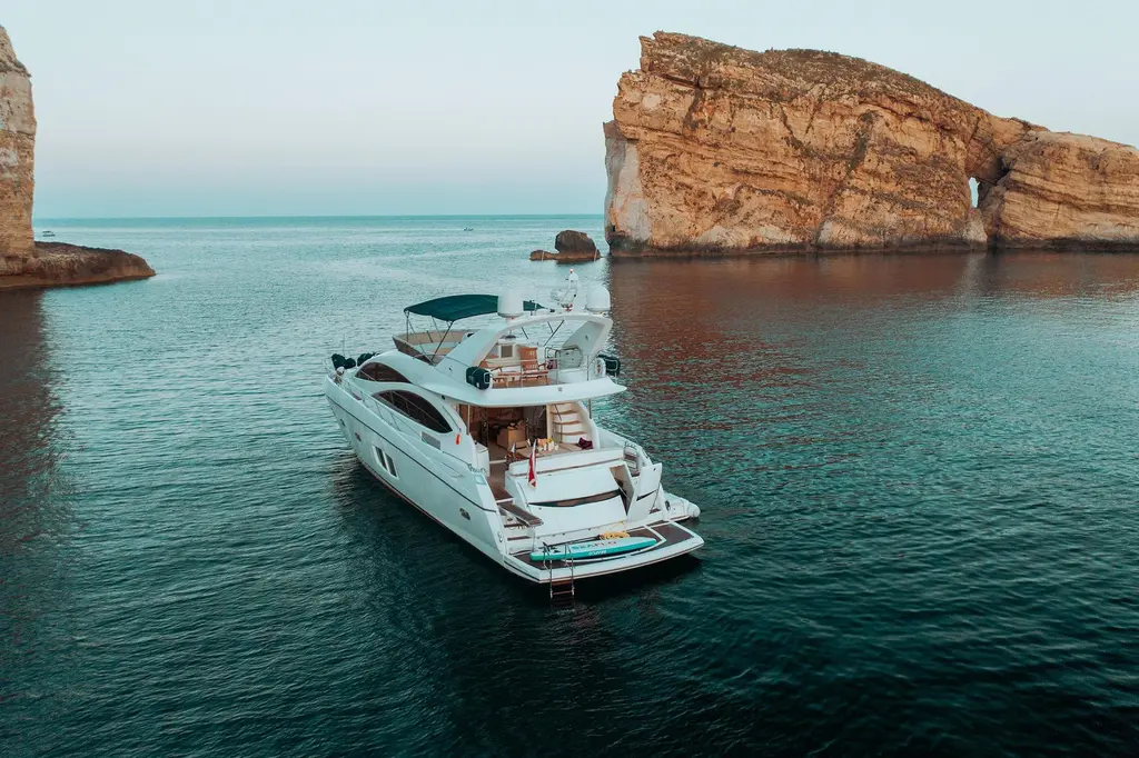 2008 Sunseeker Manhattan 70 Yacht For Sale in Gibraltar 2008 Sunseeker Manhattan 70 Yacht For Sale in Gibraltar