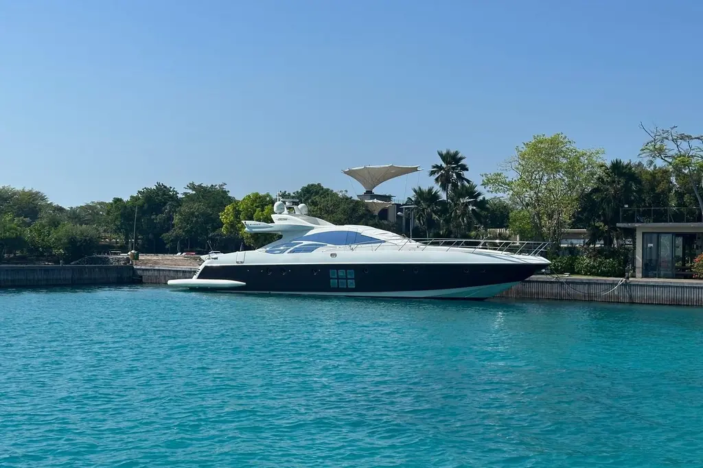 Romeo & Juliet 2009 Azimut 86S Yacht For Sale in Jakarta Romeo & Juliet 2009 Azimut 86S Yacht For Sale in Jakarta