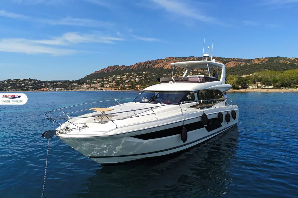 SEA CHANGE 2021 Prestige 590 Yacht For Sale in Saint-Raphaël 83 SEA CHANGE 2021 Prestige 590 Yacht For Sale in Saint-Raphaël 83