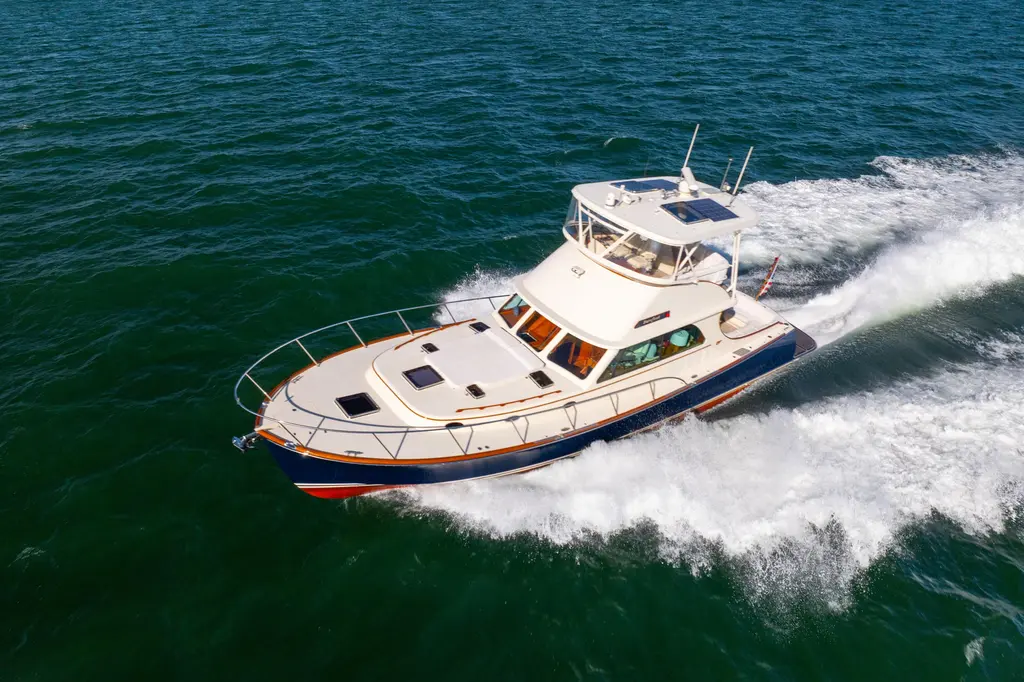 BAREFOOT 2014 Hinckley Talaria 48 Flybridge Yacht For Sale in Sag Harbor NY BAREFOOT 2014 Hinckley Talaria 48 Flybridge Yacht For Sale in Sag Harbor NY
