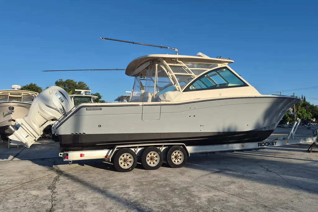 375-712 USED 2021 Grady-White Freedom 375 Yacht For Sale in West Palm Beach FL 375-712 USED 2021 Grady-White Freedom 375 Yacht For Sale in West Palm Beach FL
