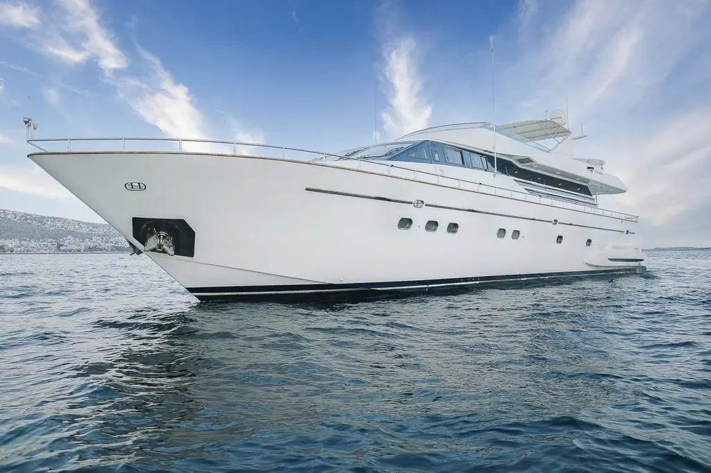 D-Force 1998 Falcon 91 Yacht For Sale in Alimos D-Force 1998 Falcon 91 Yacht For Sale in Alimos