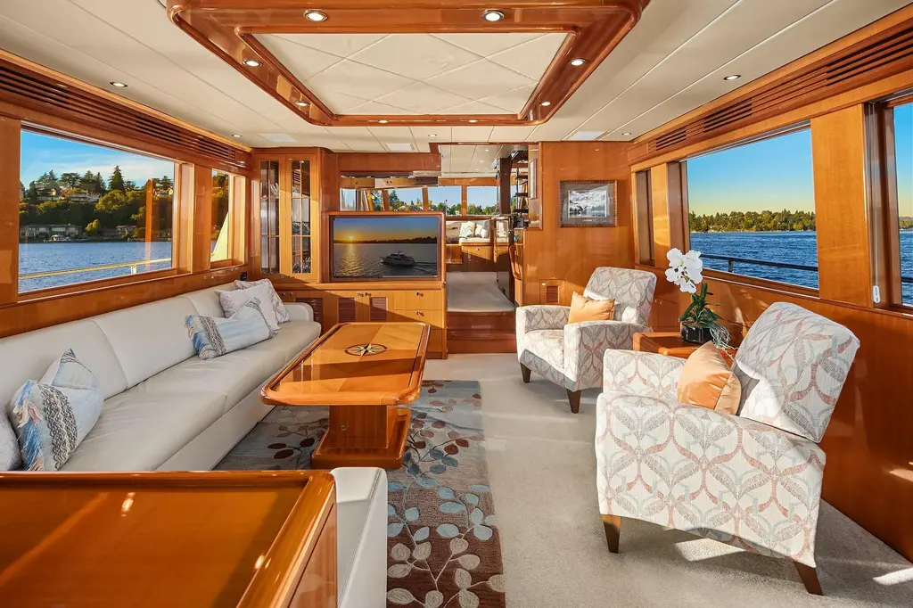 LA BELLA VITA II 2014 Hampton 720 Skylounge LRC Yacht For Sale in Seattle WA LA BELLA VITA II 2014 Hampton 720 Skylounge LRC Yacht For Sale in Seattle WA