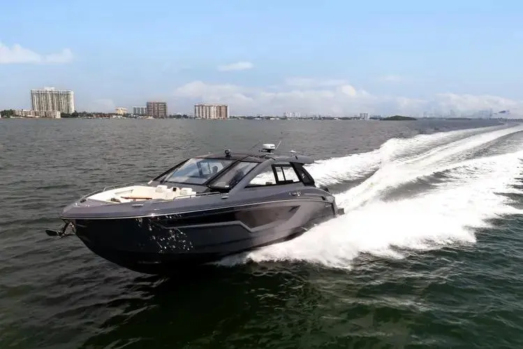 2023 cruisers yachts 42 gls ob miami florida for sale
