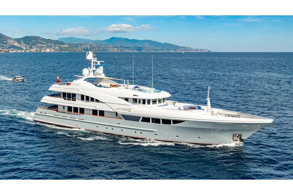 LATITUDE 2009 Expedition Tri-Deck Yacht For Sale in Viareggio IT-LU LATITUDE 2009 Expedition Tri-Deck Yacht For Sale in Viareggio IT-LU