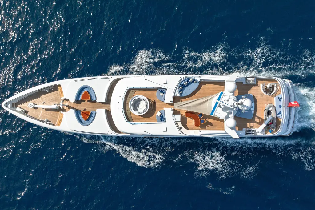 LATITUDE 2009 Expedition Tri-Deck Yacht For Sale in Viareggio IT-LU LATITUDE 2009 Expedition Tri-Deck Yacht For Sale in Viareggio IT-LU