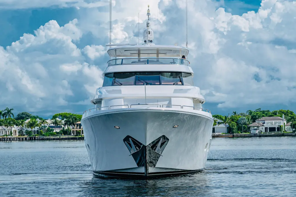 LILA CUY 2006 Westport 112 Yacht For Sale in North Palm Beach FL LILA CUY 2006 Westport 112 Yacht For Sale in North Palm Beach FL
