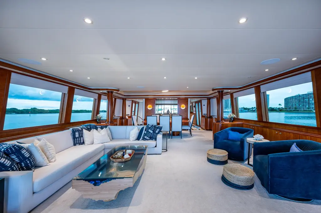 LILA CUY 2006 Westport 112 Yacht For Sale in North Palm Beach FL LILA CUY 2006 Westport 112 Yacht For Sale in North Palm Beach FL