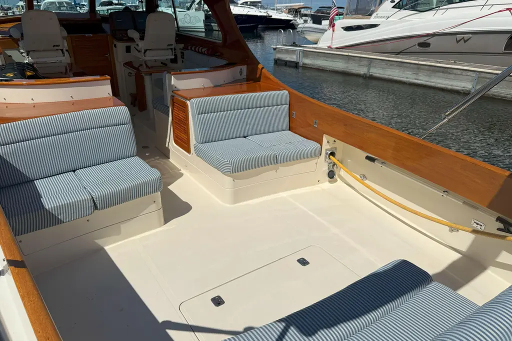 MADELINE KATHLEEN 2003 Hinckley Talaria 40 Yacht For Sale in Holland MI MADELINE KATHLEEN 2003 Hinckley Talaria 40 Yacht For Sale in Holland MI