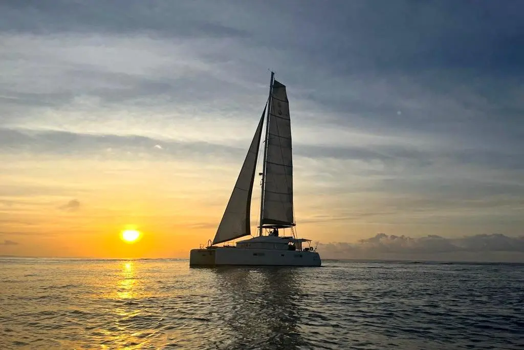 2012 Lagoon 52 F Yacht For Sale in Le Marin 2012 Lagoon 52 F Yacht For Sale in Le Marin