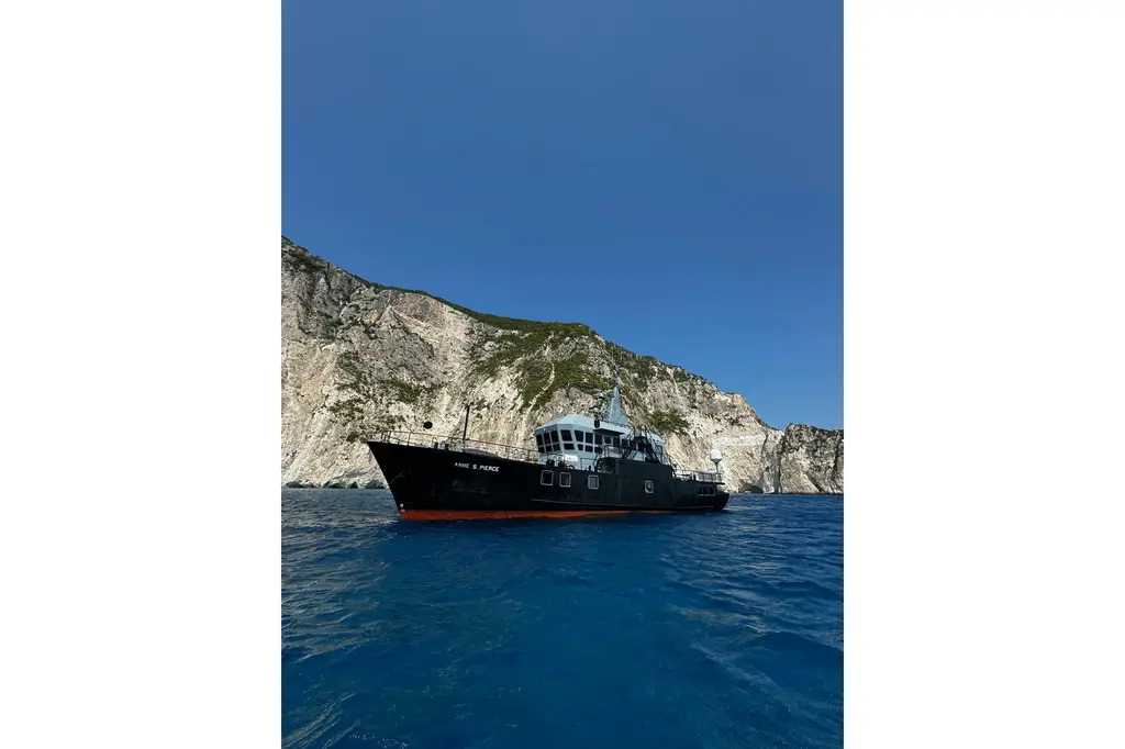 ANNE S PIERCE 2021 Custom Glovertown Shipyard Yacht For Sale in Marseille 13 ANNE S PIERCE 2021 Custom Glovertown Shipyard Yacht For Sale in Marseille 13
