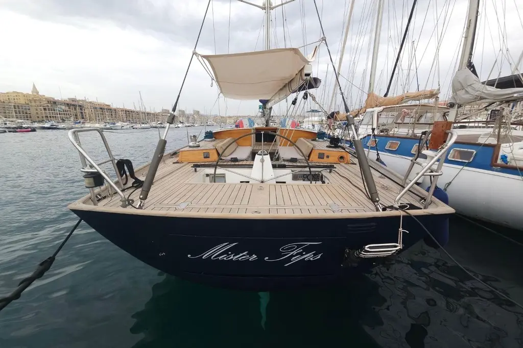 MR FIPS 2000 Vaton 55 Yacht For Sale in Hy?res 83 MR FIPS 2000 Vaton 55 Yacht For Sale in Hy?res 83