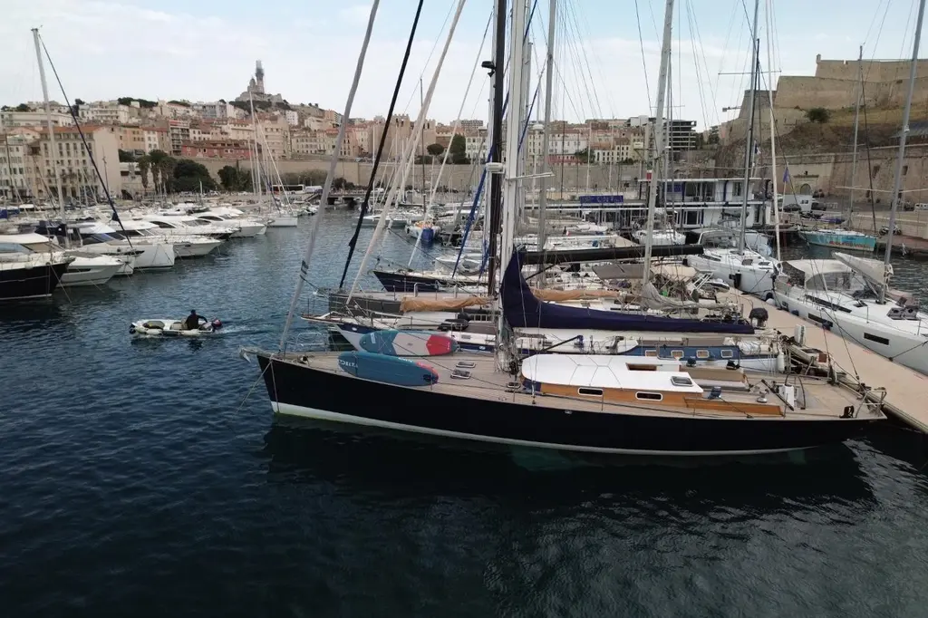 MR FIPS 2000 Vaton 55 Yacht For Sale in Hy?res 83 MR FIPS 2000 Vaton 55 Yacht For Sale in Hy?res 83