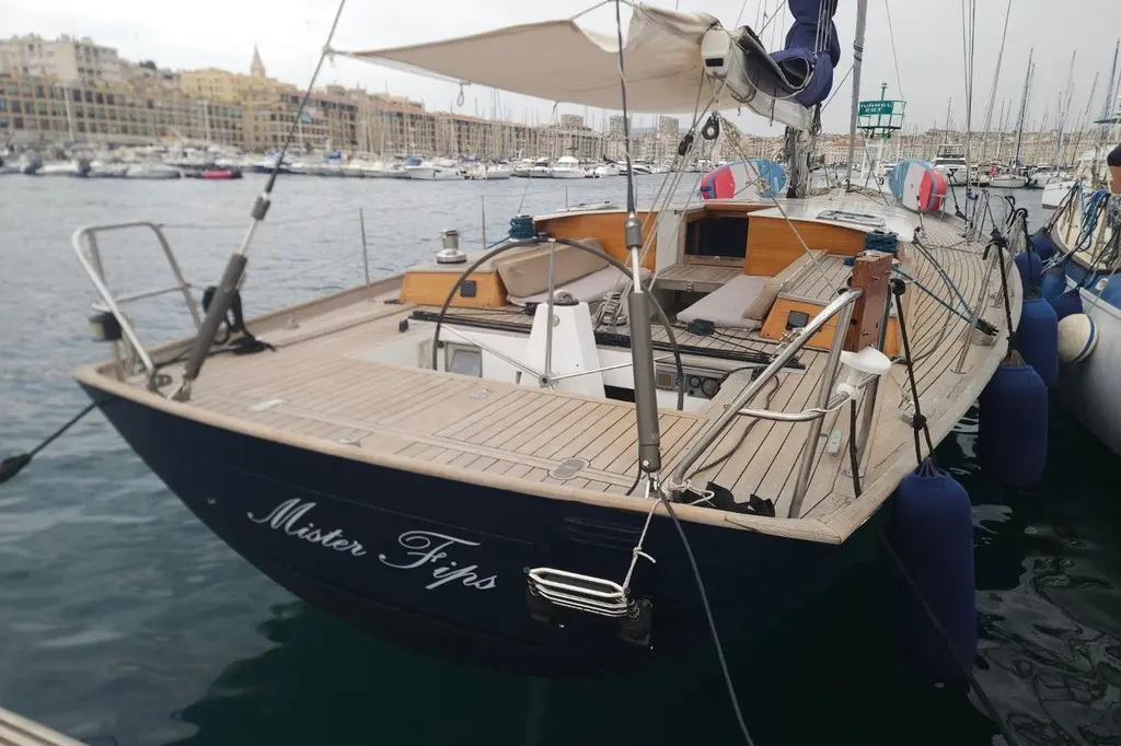 MR FIPS 2000 Vaton 55 Yacht For Sale in Hy?res 83 MR FIPS 2000 Vaton 55 Yacht For Sale in Hy?res 83