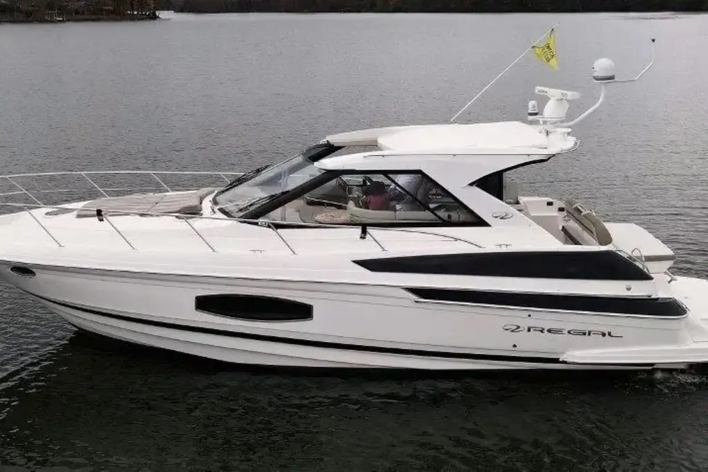 2016 Regal 46 Sport Coupe Yacht For Sale in Guntersville AL 2016 Regal 46 Sport Coupe Yacht For Sale in Guntersville AL