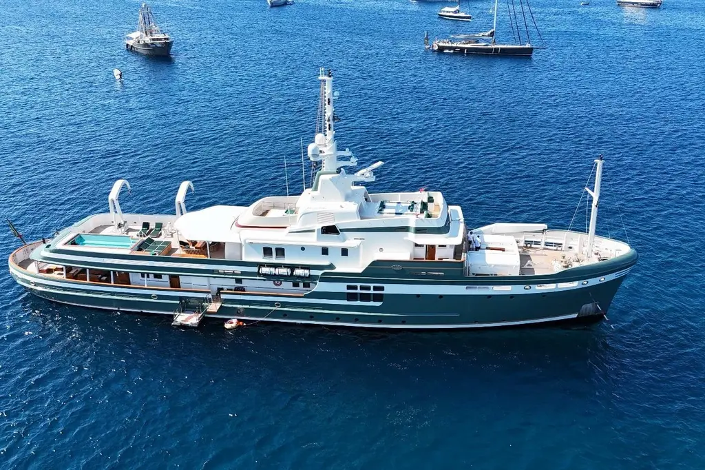 STEEL 2009 Pendennis 55m Yacht For Sale in Viareggio IT-LU STEEL 2009 Pendennis 55m Yacht For Sale in Viareggio IT-LU