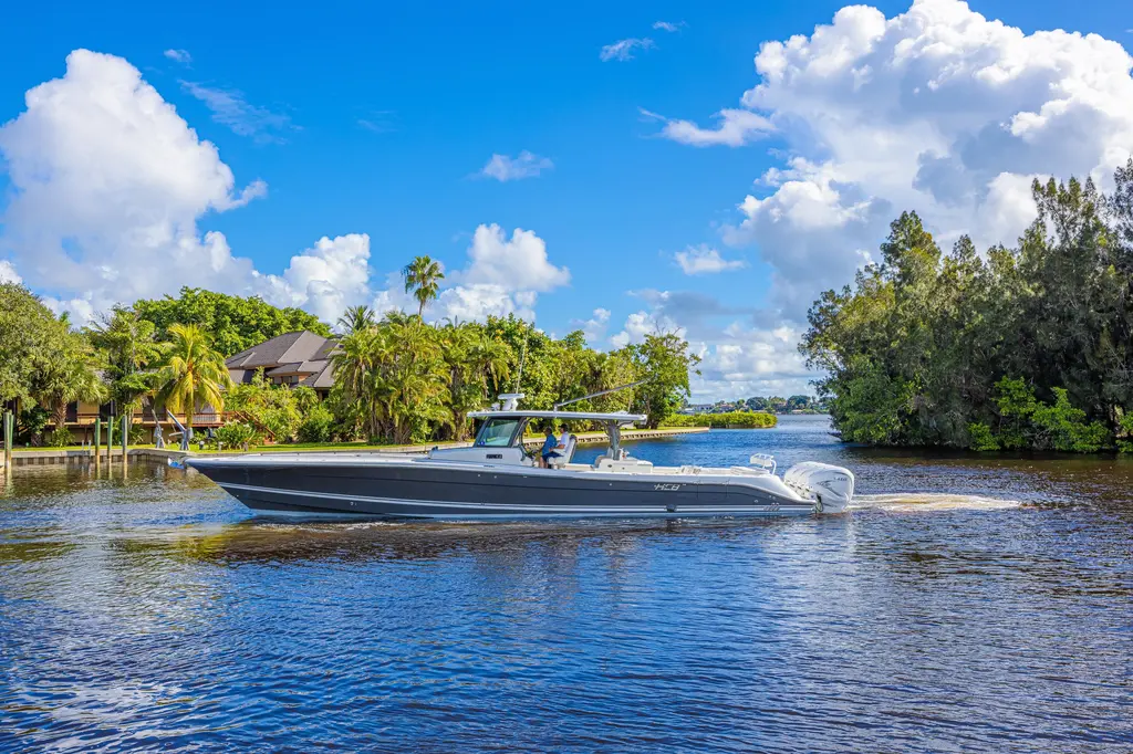 2022 425 Yamahas 2019 HCB 53 Suenos Yacht For Sale in Stuart FL