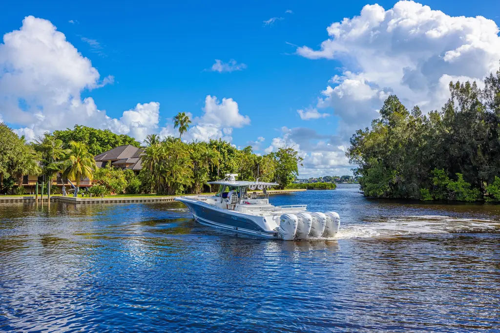2022 425 Yamahas 2019 HCB 53 Suenos Yacht For Sale in Stuart FL
