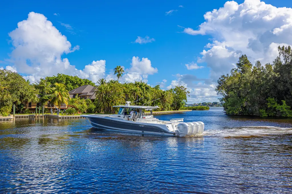 2022 425 Yamahas 2019 HCB 53 Suenos Yacht For Sale in Stuart FL