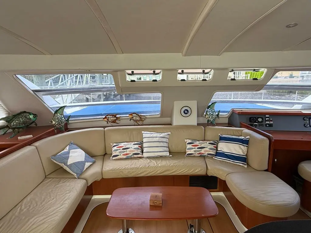 Fabuloso 2012 Leopard 47 PC Owners' Version Yacht For Sale in Portsmouth RI Fabuloso 2012 Leopard 47 PC Owners' Version Yacht For Sale in Portsmouth RI