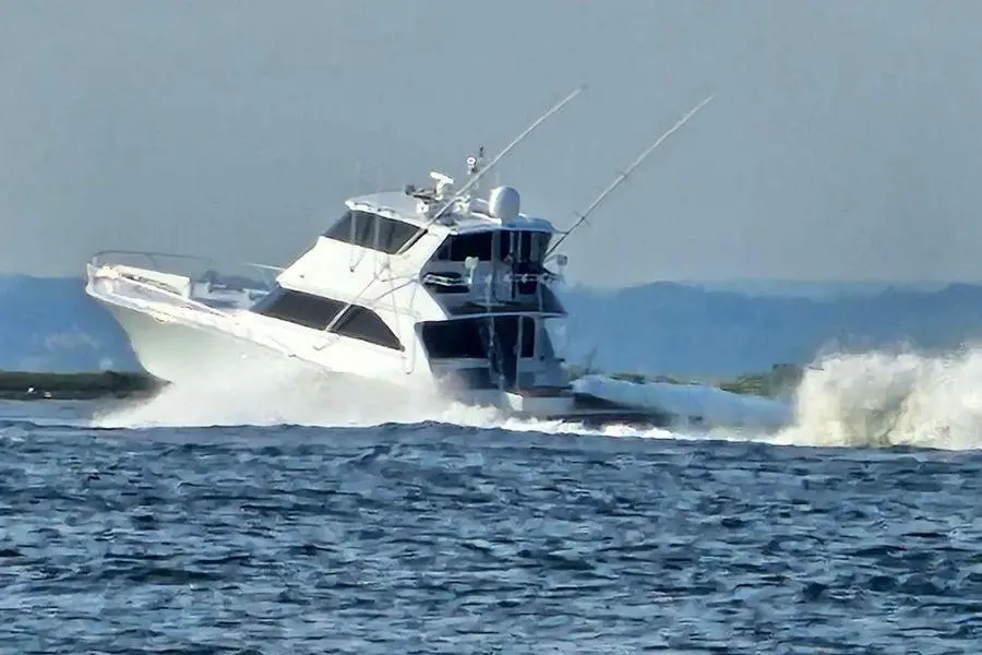 MISS MAGGIE 2002 Viking 61 Enclosed Bridge Yacht For Sale in Bay Shore NY MISS MAGGIE 2002 Viking 61 Enclosed Bridge Yacht For Sale in Bay Shore NY