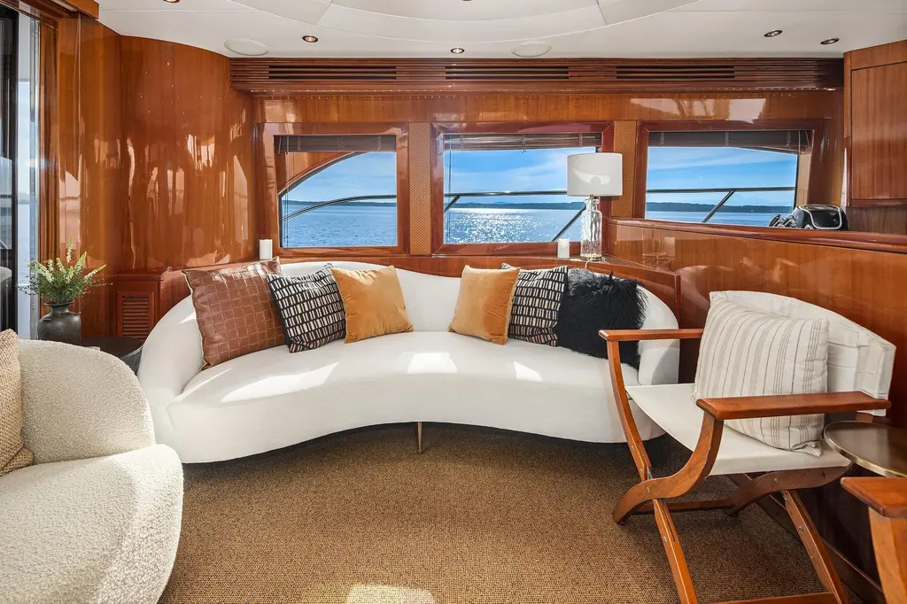 BELLISSIMO 2001 Hatteras 63 Cockpit Motor Yacht Yacht For Sale in Seattle WA BELLISSIMO 2001 Hatteras 63 Cockpit Motor Yacht Yacht For Sale in Seattle WA