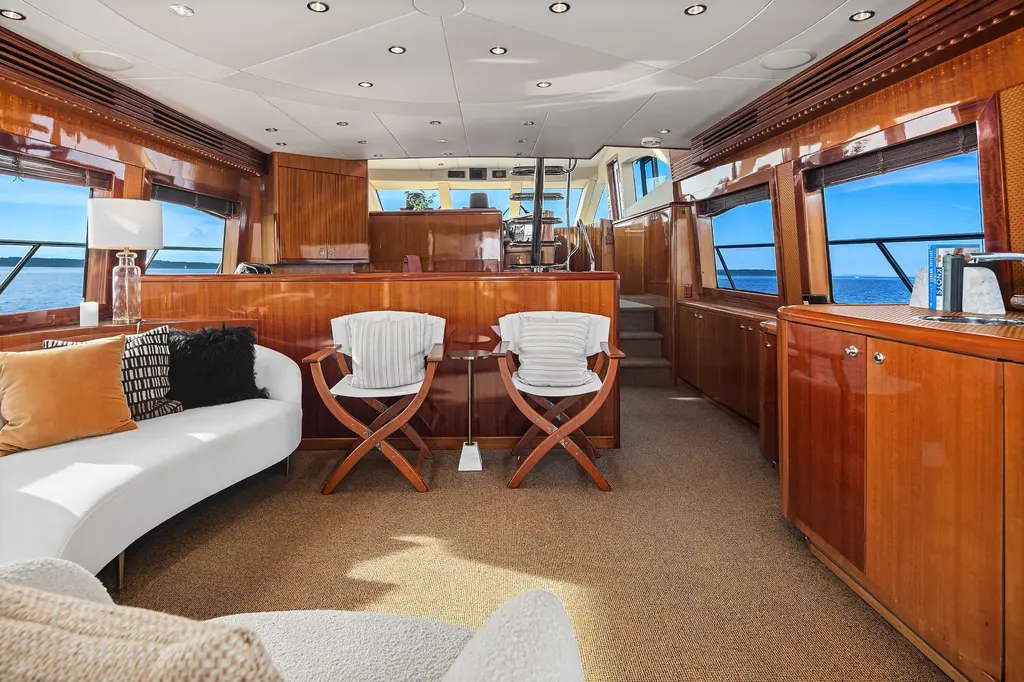 BELLISSIMO 2001 Hatteras 63 Cockpit Motor Yacht Yacht For Sale in Seattle WA BELLISSIMO 2001 Hatteras 63 Cockpit Motor Yacht Yacht For Sale in Seattle WA