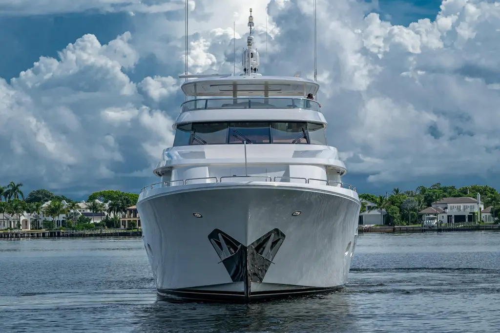LILA CUY 2006 Westport 112 Yacht For Sale in North Palm Beach FL LILA CUY 2006 Westport 112 Yacht For Sale in North Palm Beach FL