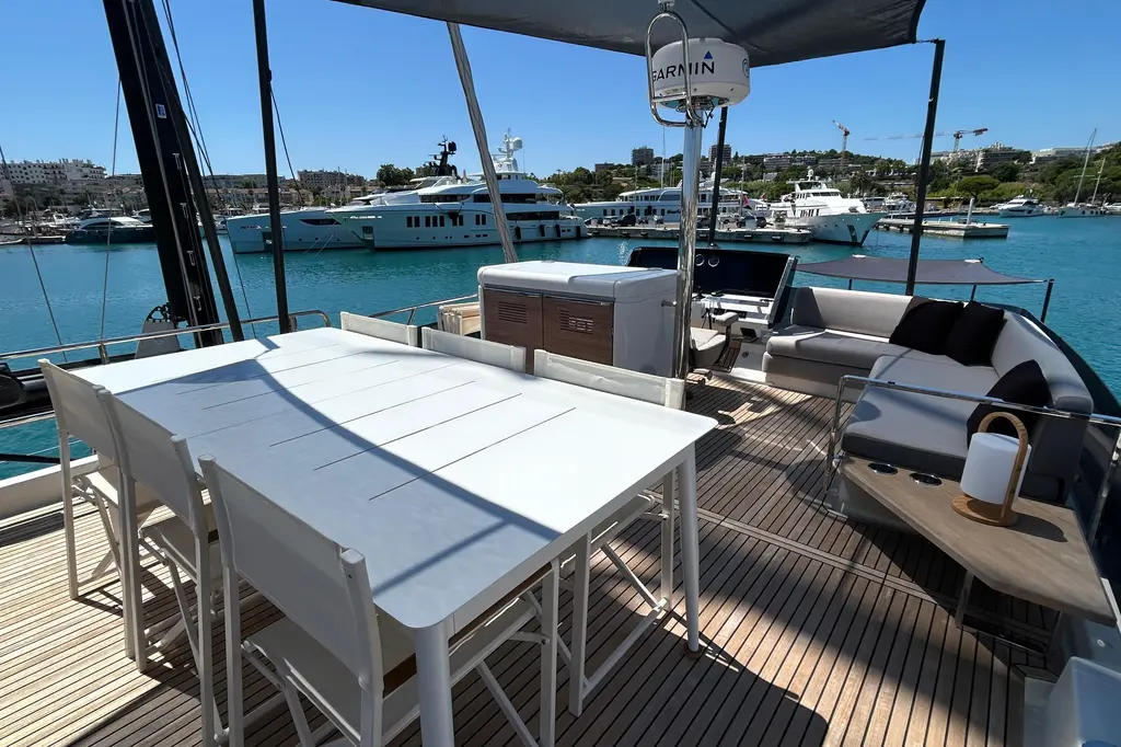 2022 Prestige X60 Yacht For Sale in Mandelieu-la-Napoule 2022 Prestige X60 Yacht For Sale in Mandelieu-la-Napoule