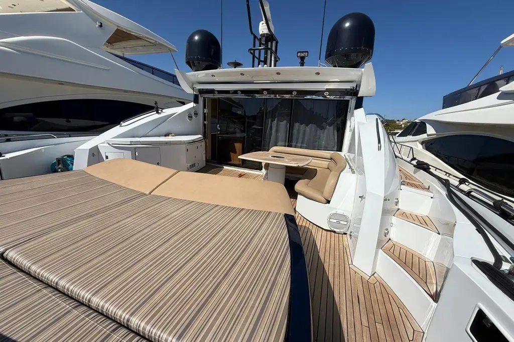 2006 Sunseeker Predator 82 Yacht For Sale in Athens 2006 Sunseeker Predator 82 Yacht For Sale in Athens