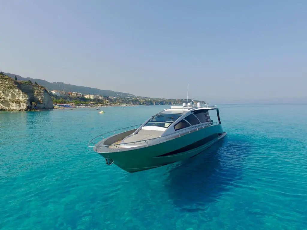 EA 2010 Custom Wake 66 Yacht For Sale in Varazze IT-SV EA 2010 Custom Wake 66 Yacht For Sale in Varazze IT-SV