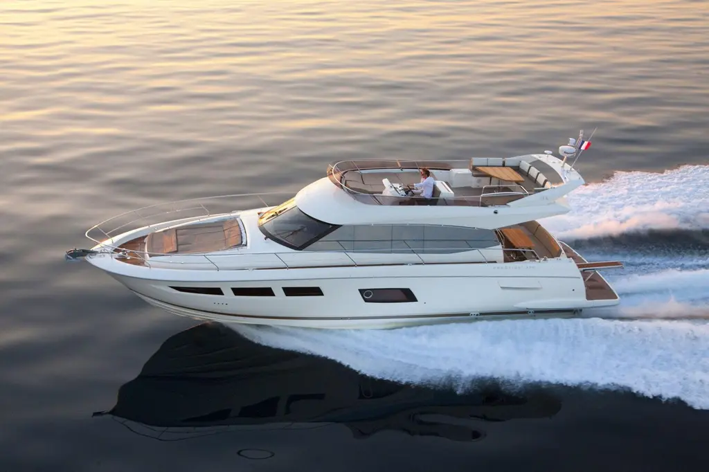 2014 Prestige 550 Yacht For Sale in Genoa IT-GE 2014 Prestige 550 Yacht For Sale in Genoa IT-GE