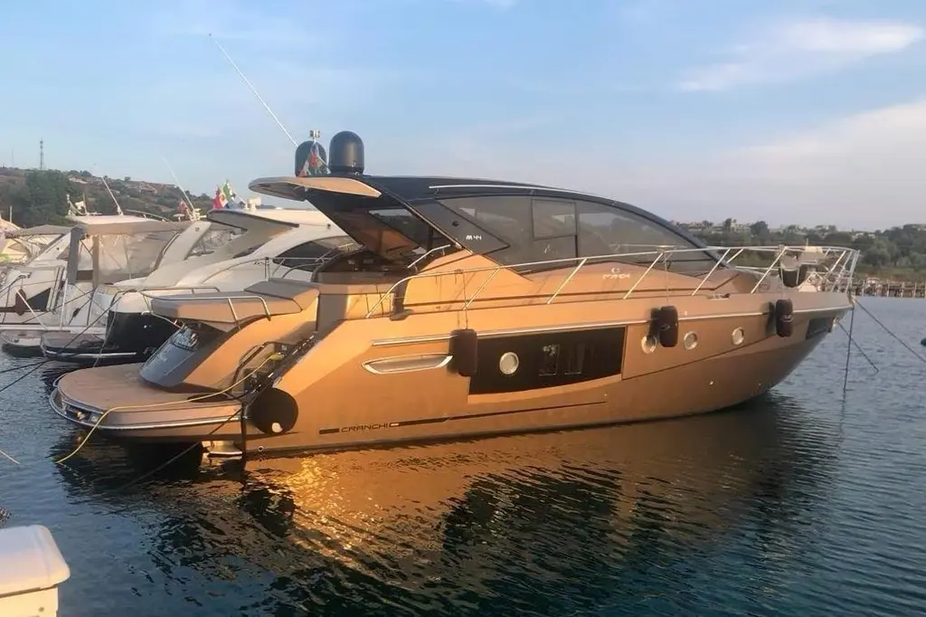 2019 Cranchi M 44 HT Yacht For Sale in Catania IT-CT 2019 Cranchi M 44 HT Yacht For Sale in Catania IT-CT