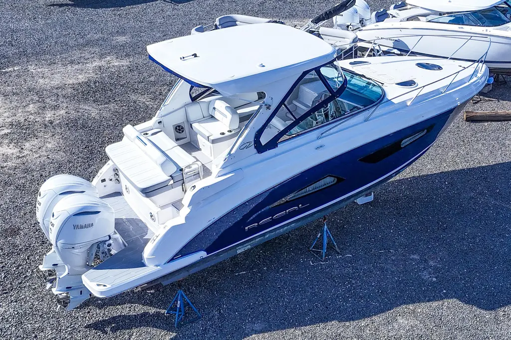 2026 Regal 33 XO Yacht For Sale in Sea Bright NJ 2026 Regal 33 XO Yacht For Sale in Sea Bright NJ