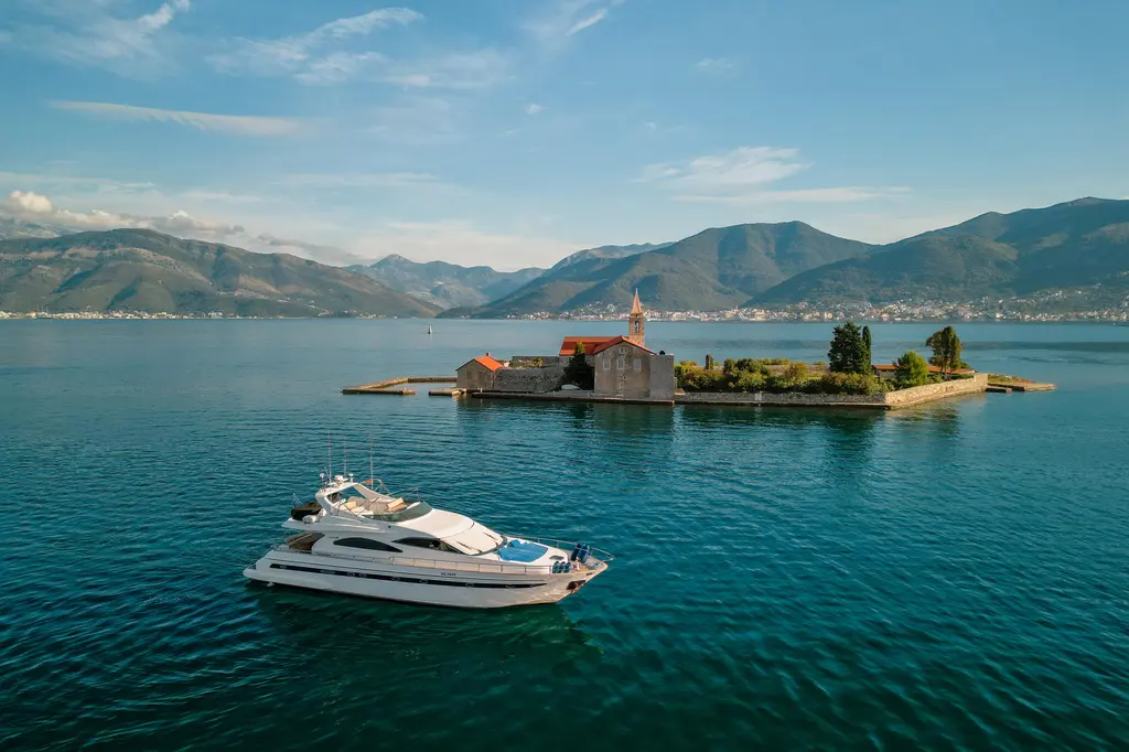 ISABA 1999 Astondoa 72 GLX Yacht For Sale in Tivat ISABA 1999 Astondoa 72 GLX Yacht For Sale in Tivat